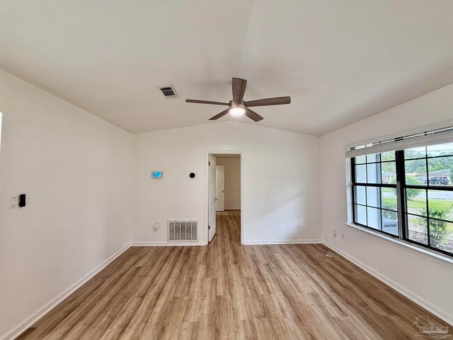 Building Photo - 1305 Heatherwood Cir