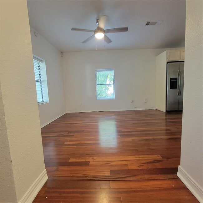 Building Photo - 1166 Ridgeway Dr