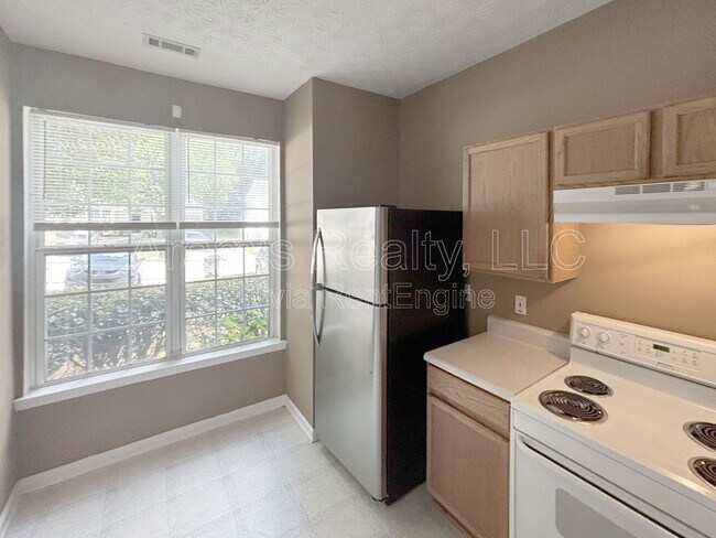 Building Photo - 1688 Camden Forrest Way