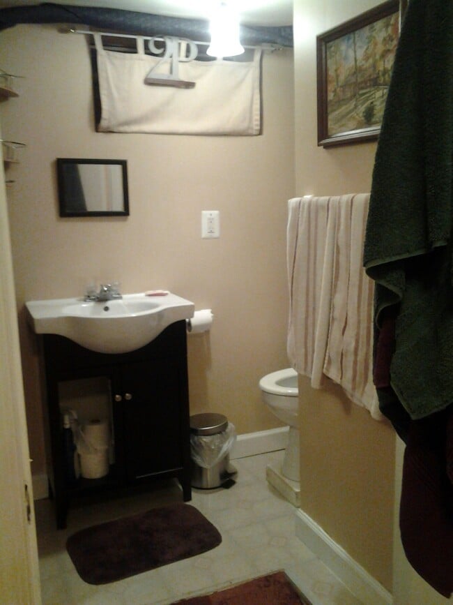 369 Berkshire Dr Unit Efficiency, Riva, MD 21140 Apartments in Riva, MD