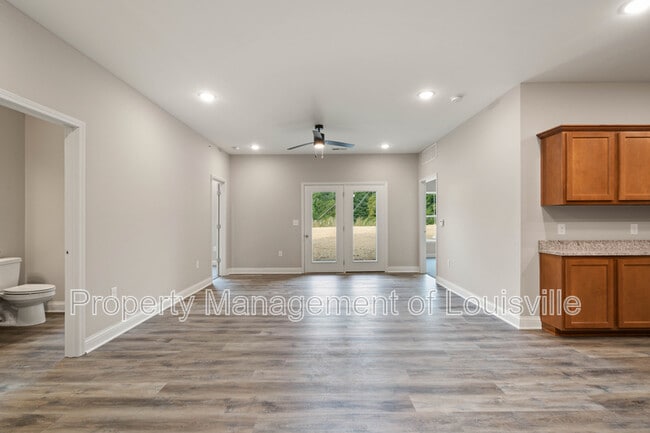 Building Photo - Adelyn Apartments