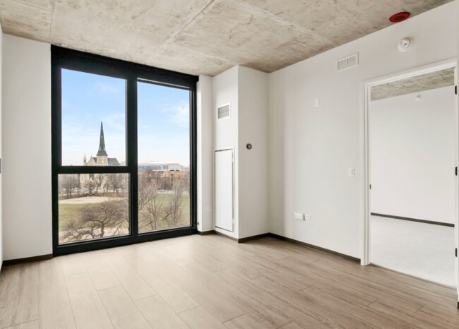 Foto del edificio - 1450 W Washington Blvd