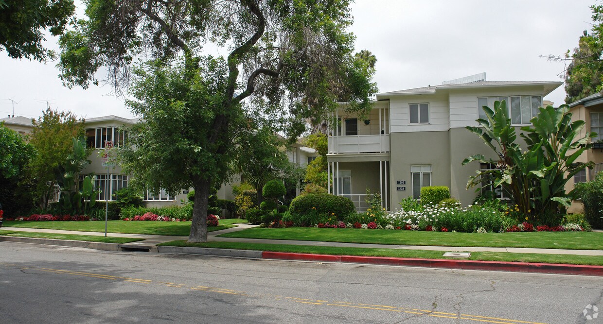 Primary Photo - 1205 Beverly Green Dr