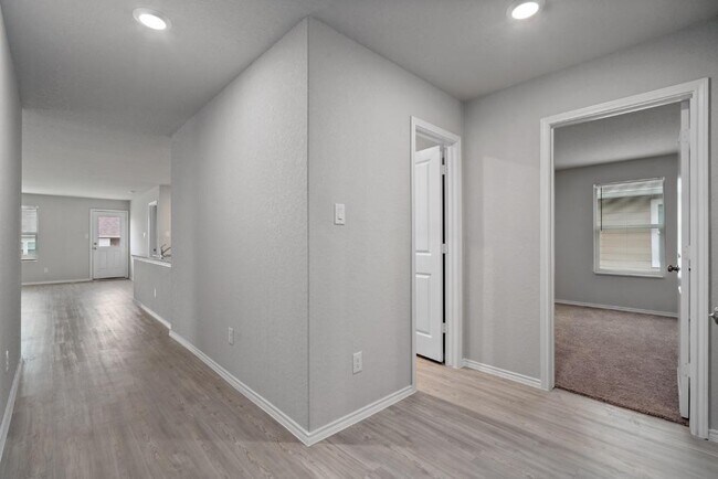 Foto del edificio - 542 Blue Stem Rd