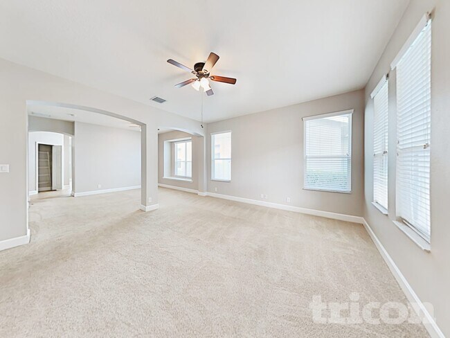 Foto del edificio - 614 Ravenshill Way