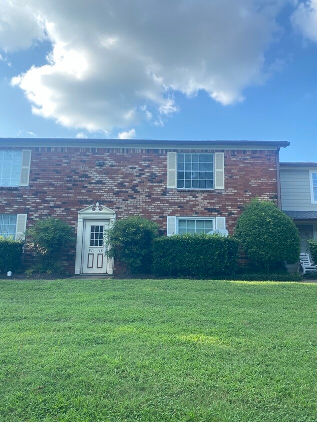 Building Photo - 918 Coarsey Dr