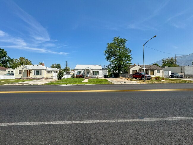 Foto del edificio - 1730 W Center St