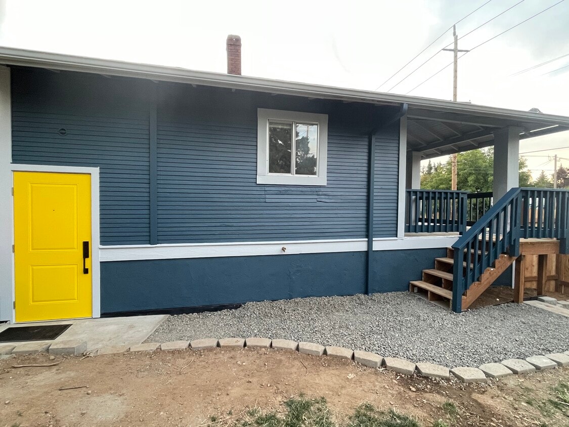 Primary Photo - 3456 NE 79th Ave