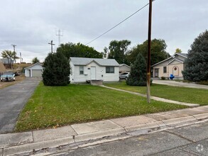 Building Photo - 214 N 2 St