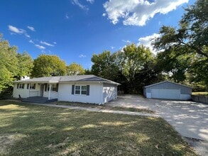 Building Photo - 3125 Rolling Hills Dr