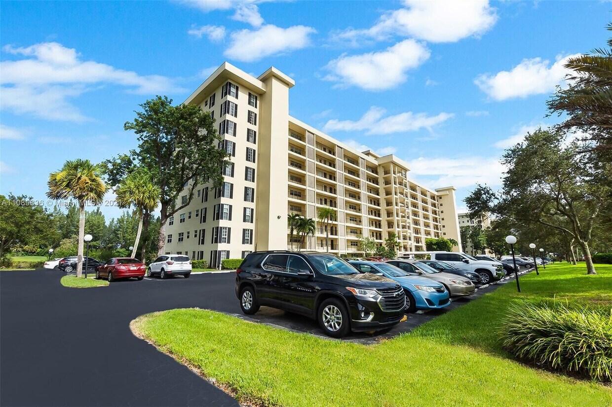 3250 N Palm Aire Dr Unit 407, Pompano Beach, FL 33069 Condo for Rent in Pompano Beach, FL