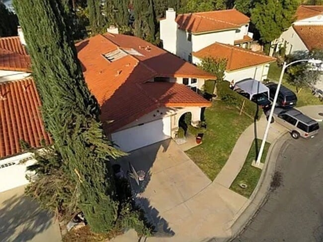 Building Photo - 23119 Valerio St