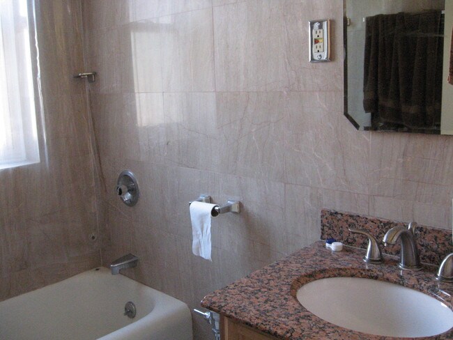 Building Photo - 169 Mason St