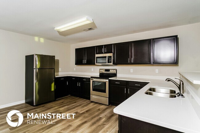 Foto del edificio - 15241 Tyler Mill Dr