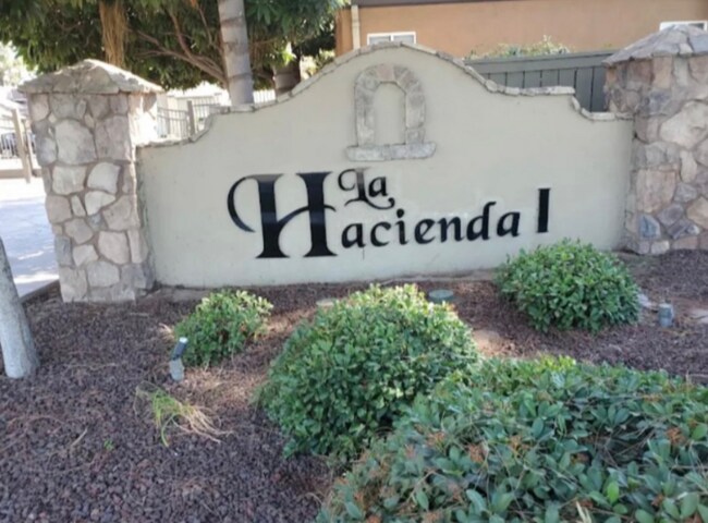 Foto del edificio - 5145 E Lane Ave