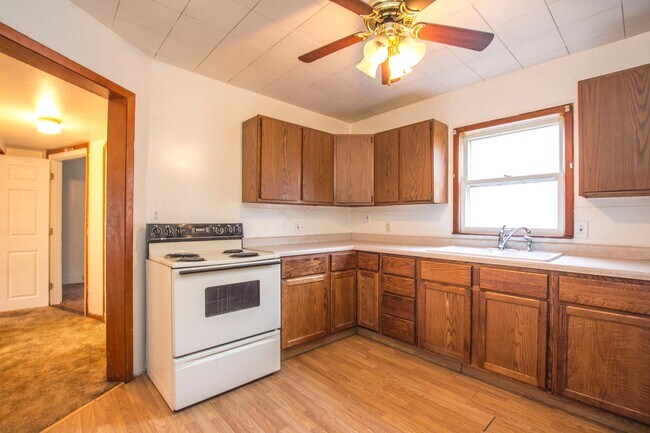Foto del edificio - Spacious 3 bedroom 1 bath