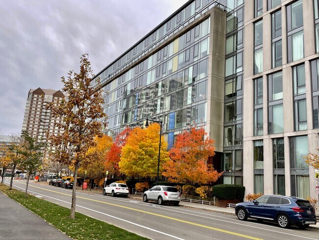 Building Photo - 2 Earhart St