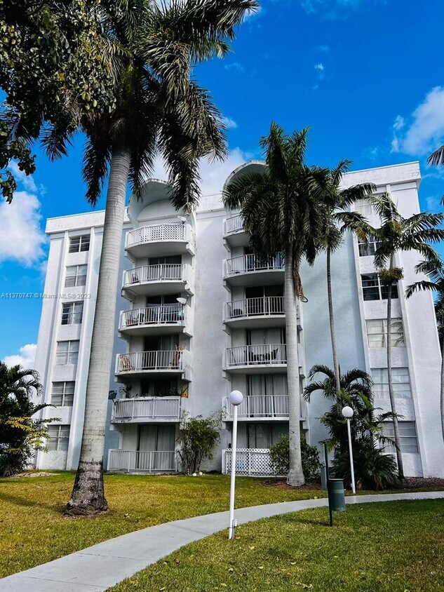496 NW 165th St Unit D109, Miami, FL 33169 Condo for Rent in Miami