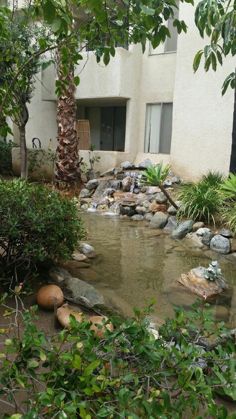 Foto principal - 5325 Newcastle Ave