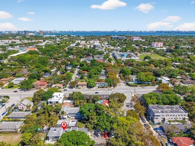 Foto del edificio - 37 NW 59th St