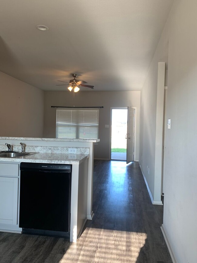 Foto del edificio - 3 Bed/2Bath- Brookland, AR