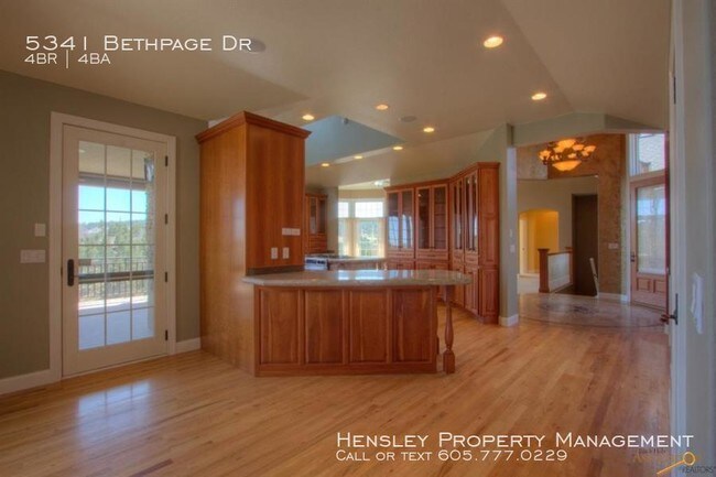 Building Photo - 5341 Bethpage Dr