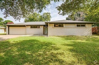 Building Photo - 1509 Fernwood Dr