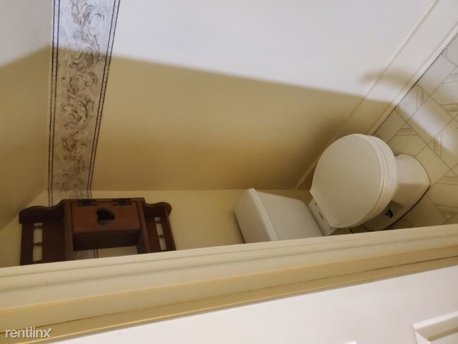 Foto del edificio - 5 br, 1.5 bath House - 517 James St