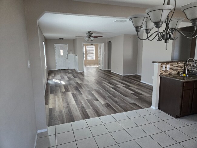 Foto del edificio - 1615 Spice Spring