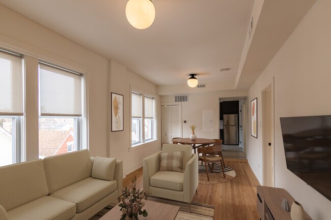 Building Photo - 3051 W Medill Ave