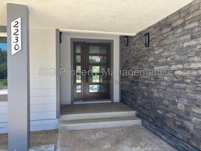 Building Photo - 2230 Sherwood Pl