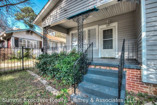 Building Photo - 3 br, 1.5 bath House - 200 Dalzell St.