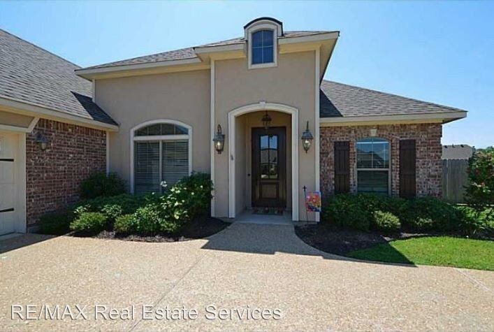 3 br, 2 bath House 721 Saint Martin Lane House for