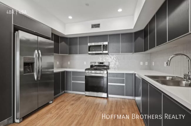 Building Photo - 8457 Blackburn Ave Los Angeles, CA 90048