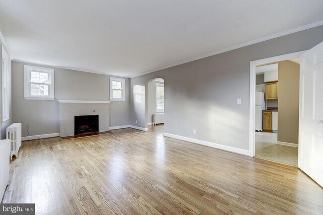 Foto del edificio - 4307 Fessenden St NW