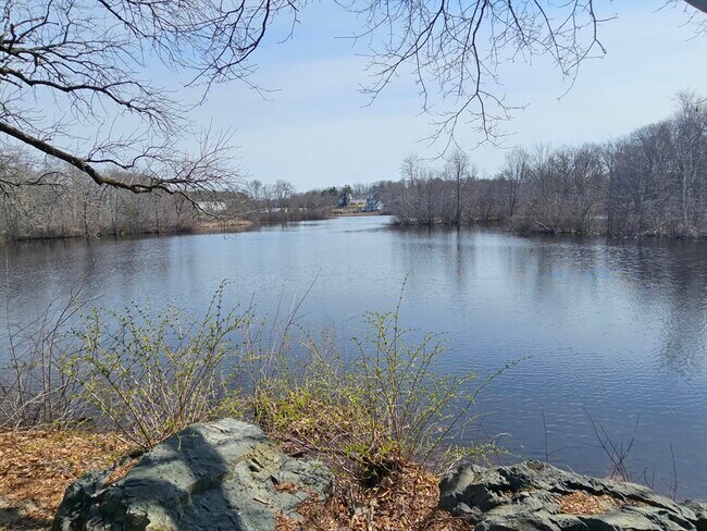 Foto del edificio - 10 Forge Pond