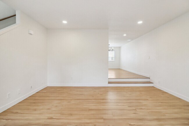 Foto del edificio - 15111 Freeman Ave