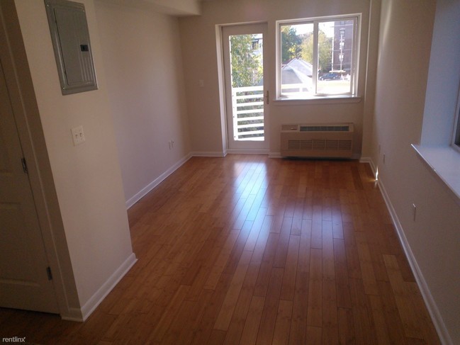 Foto del edificio - 8403 Cuthbert Rd