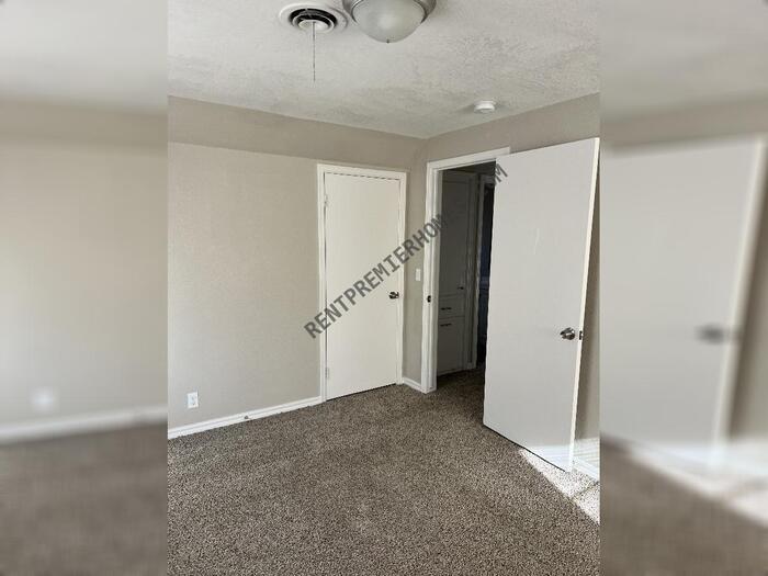 Photo - 701 Northeast 81st Street