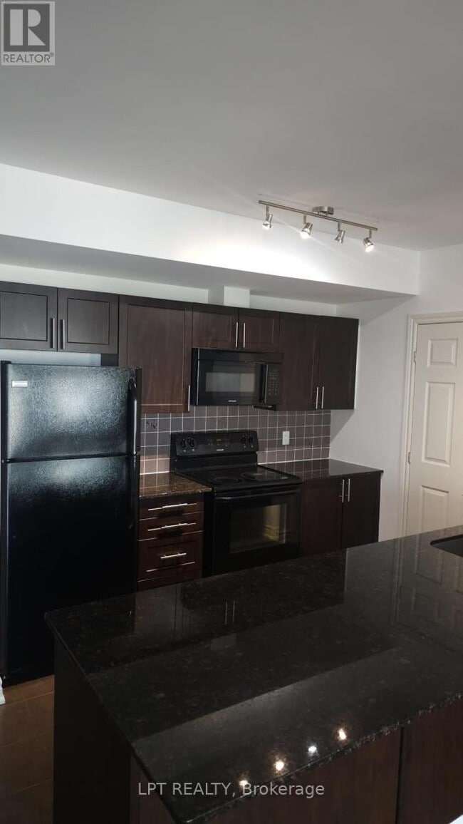 Building Photo - 234 Rideau St