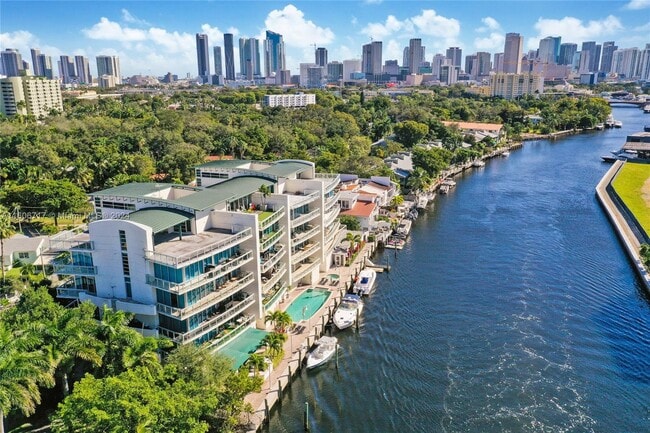 Foto del edificio - 1090 NW N River Dr