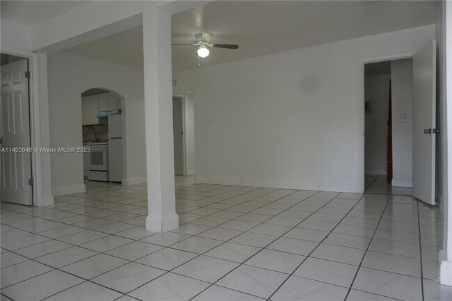 Foto del edificio - 2168 NW 28th St