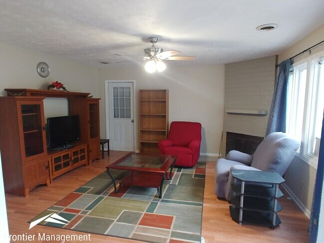 Foto del edificio - Spacious, Updated 3 Bedroom Home on the We...