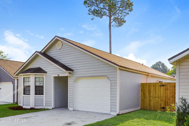 Building Photo - 1881 Manitoba Ct S