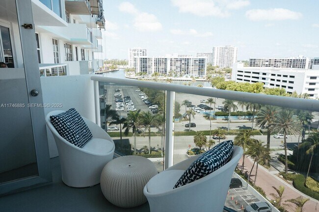 Foto del edificio - 3725 S Ocean Dr