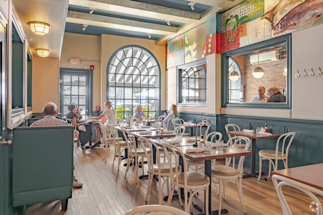 The Elm Street Oyster House in Greenwich serves exquisite lunch and dinner.