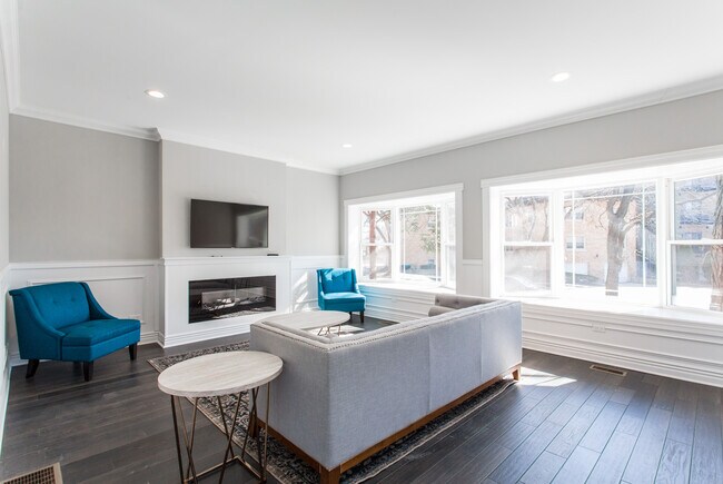 Building Photo - 6444 N Algonquin Ave