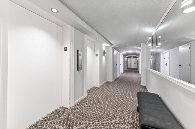 Foto del edificio - 1900 Consulate Pl