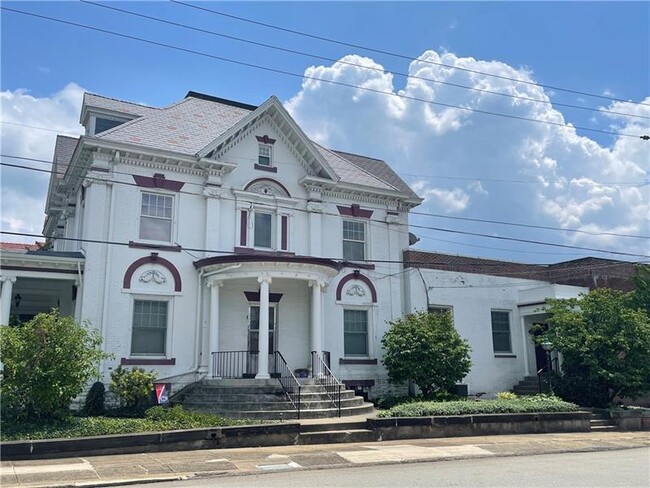 Building Photo - 114 E Fayette St