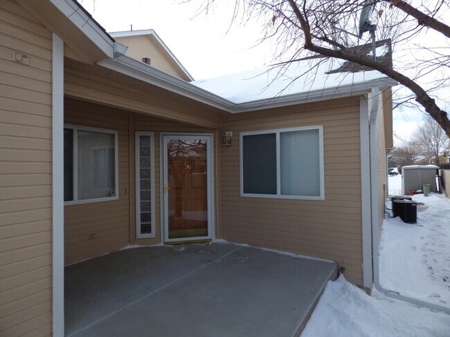 Foto del edificio - 2 Bedroom Townhome in Northwest Loveland